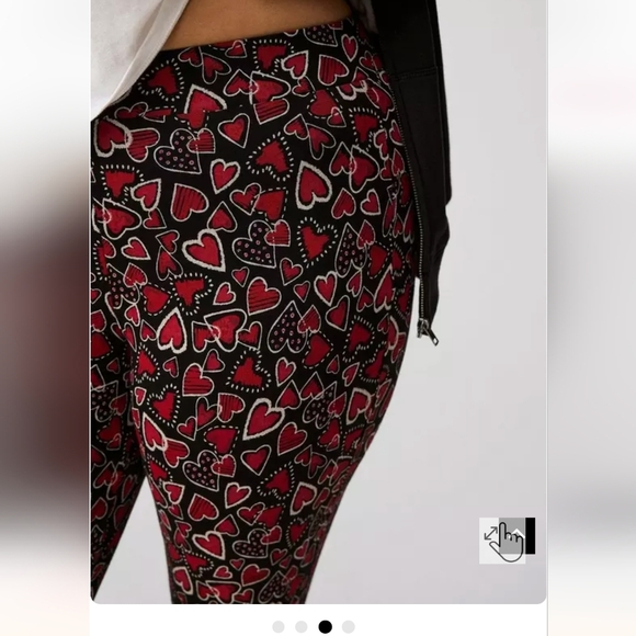 Torrid Full Length Premium Signa ture Leggings Black With Red Hearts 3x& 4x NWT - Picture 4 of 10
